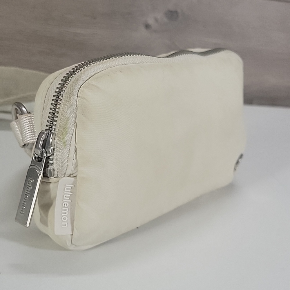 lululemon athletica Cream Wristlet Pouch with Silver Accent - Picture 3 of 16